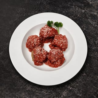 5 Meatballs with Thick Red Sauce